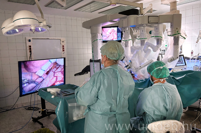 Chính Thức Triển Khai Phẫu Thuật Lồng Ngực Hỗ Trợ Bởi Robot Tại Đại Học Debrecen