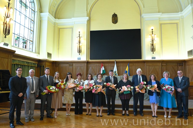 Đại học Debrecen vinh danh các giảng viên của mình