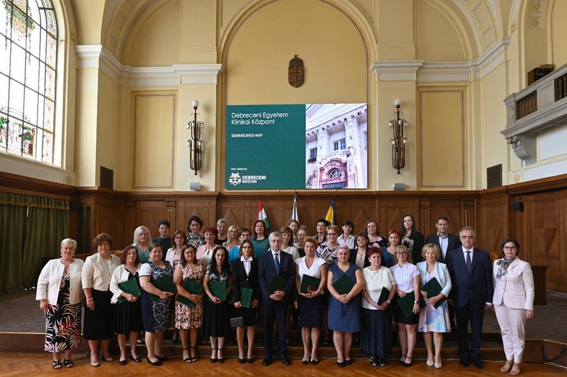 Trung tâm phòng khám Đại học Debrecen trao thưởng những chuyên gia xuất sắc