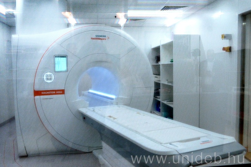 Trung tâm phòng khám Đại học Debrecen đưa vào sử dụng máy chụp cộng hưởng từ mới