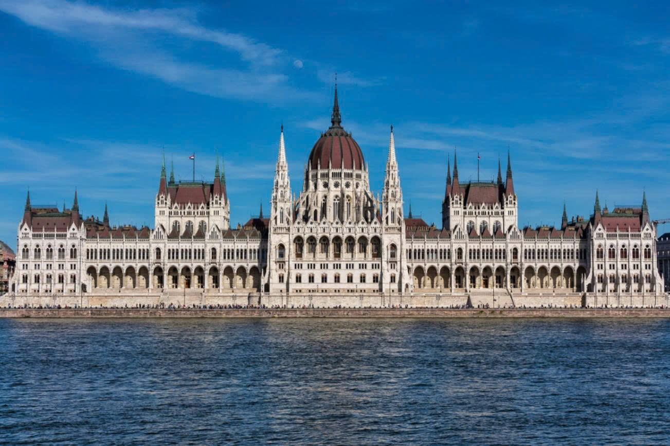 MÓN QUÀ BẤT NGỜ - HỌC BỔNG STIPENDIUM TẠI CÁC TRƯỜNG HUNGARY DẠY BẰNG TIẾNG ANH