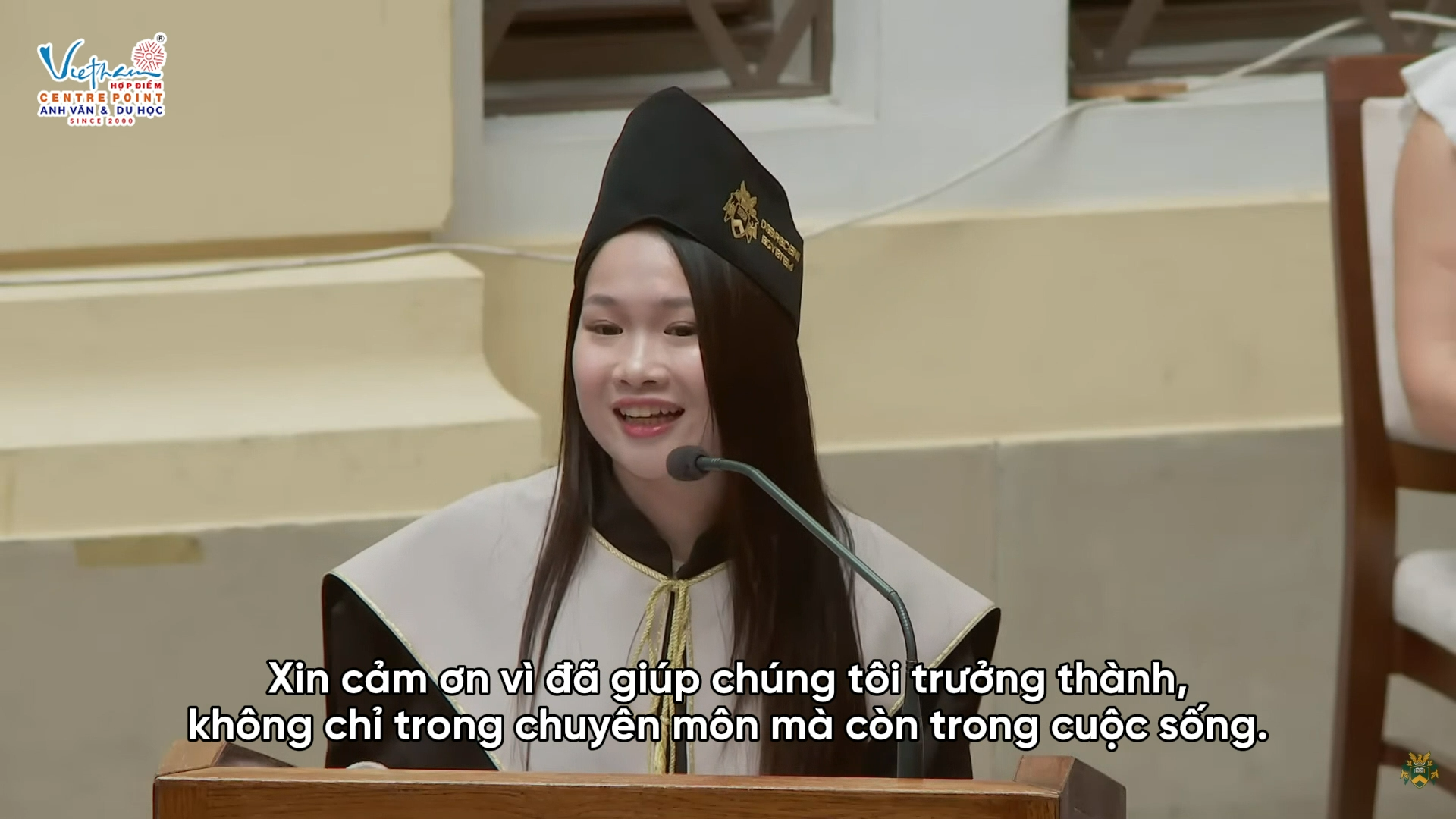 Đinh Thúy Hiền Đại Diện Hội Sinh Viên Quốc Tế Phát Biểu Tại Lễ Tốt Nghiệp